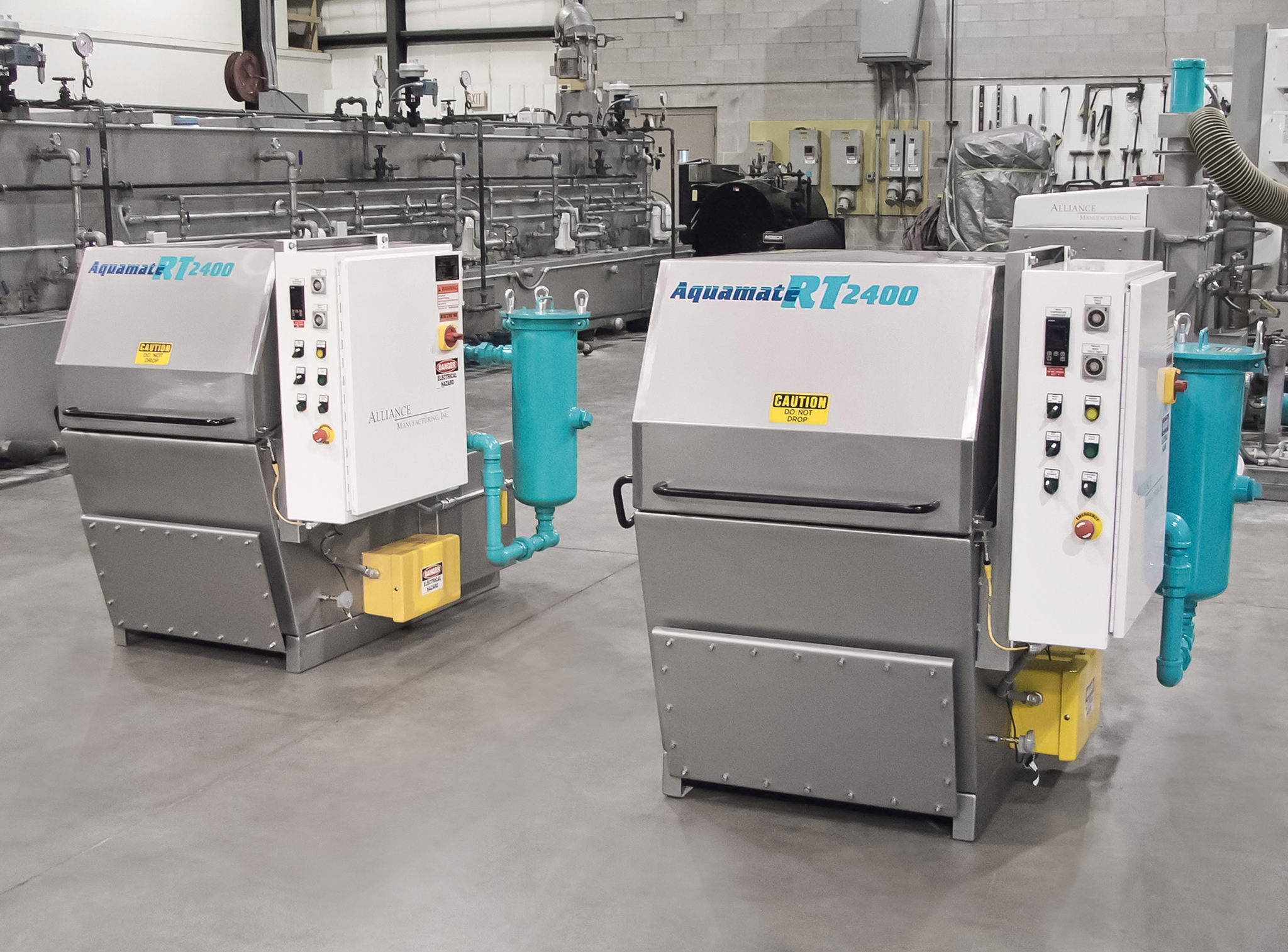 Automotive parts cleaning with filtration