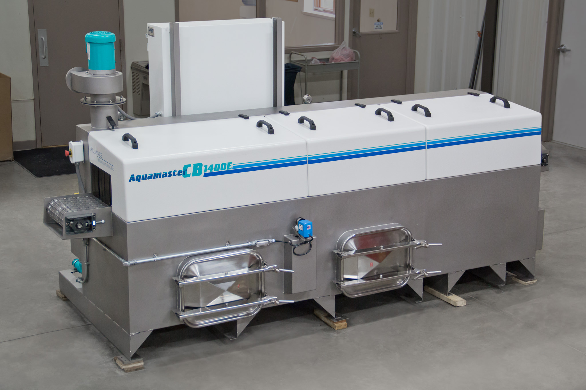 Cleaning castings and formed rails in a parts washer