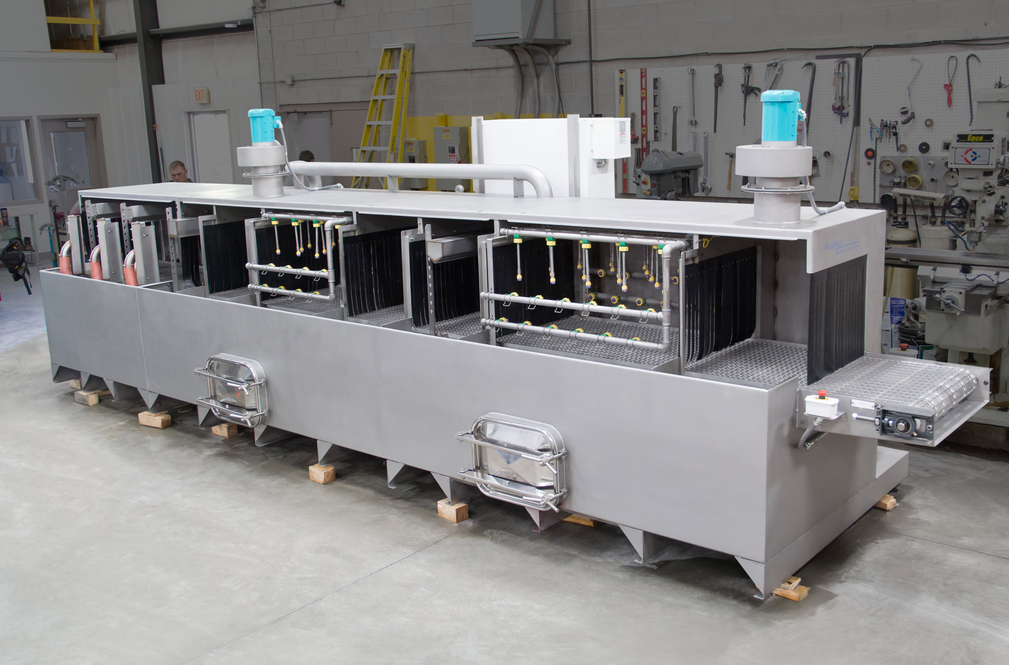 Cleaning reels, flanges, and cylinders for wire spools