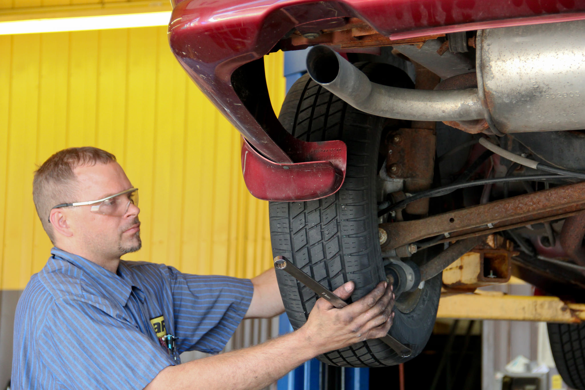 car-repair-shop-tires