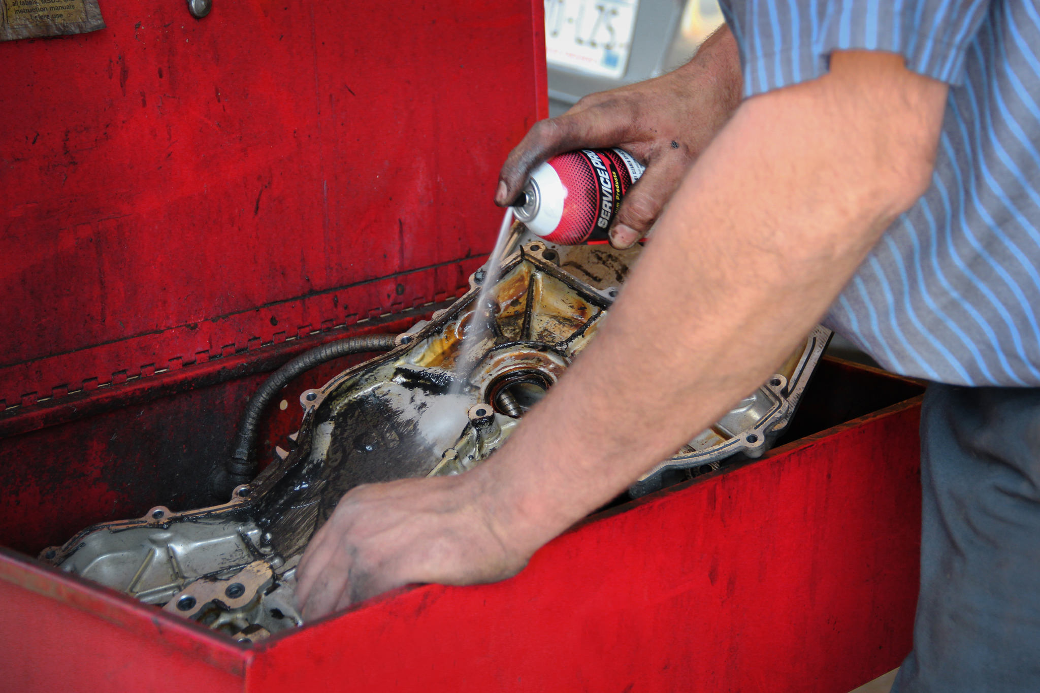 car-repair-shop-cleaning car-repair-shop-cleaning