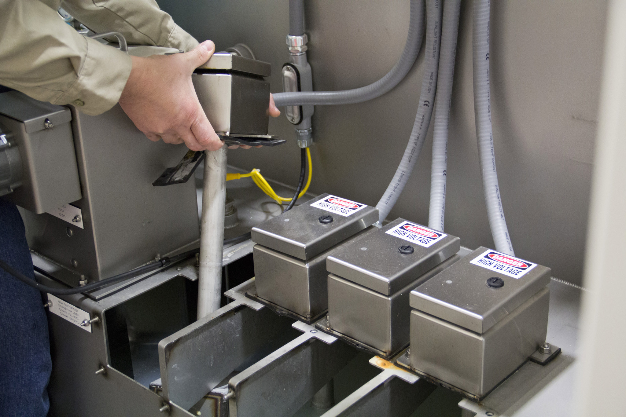 inserting Aquafire Heating Elements inserting Aquafire Heating Elements