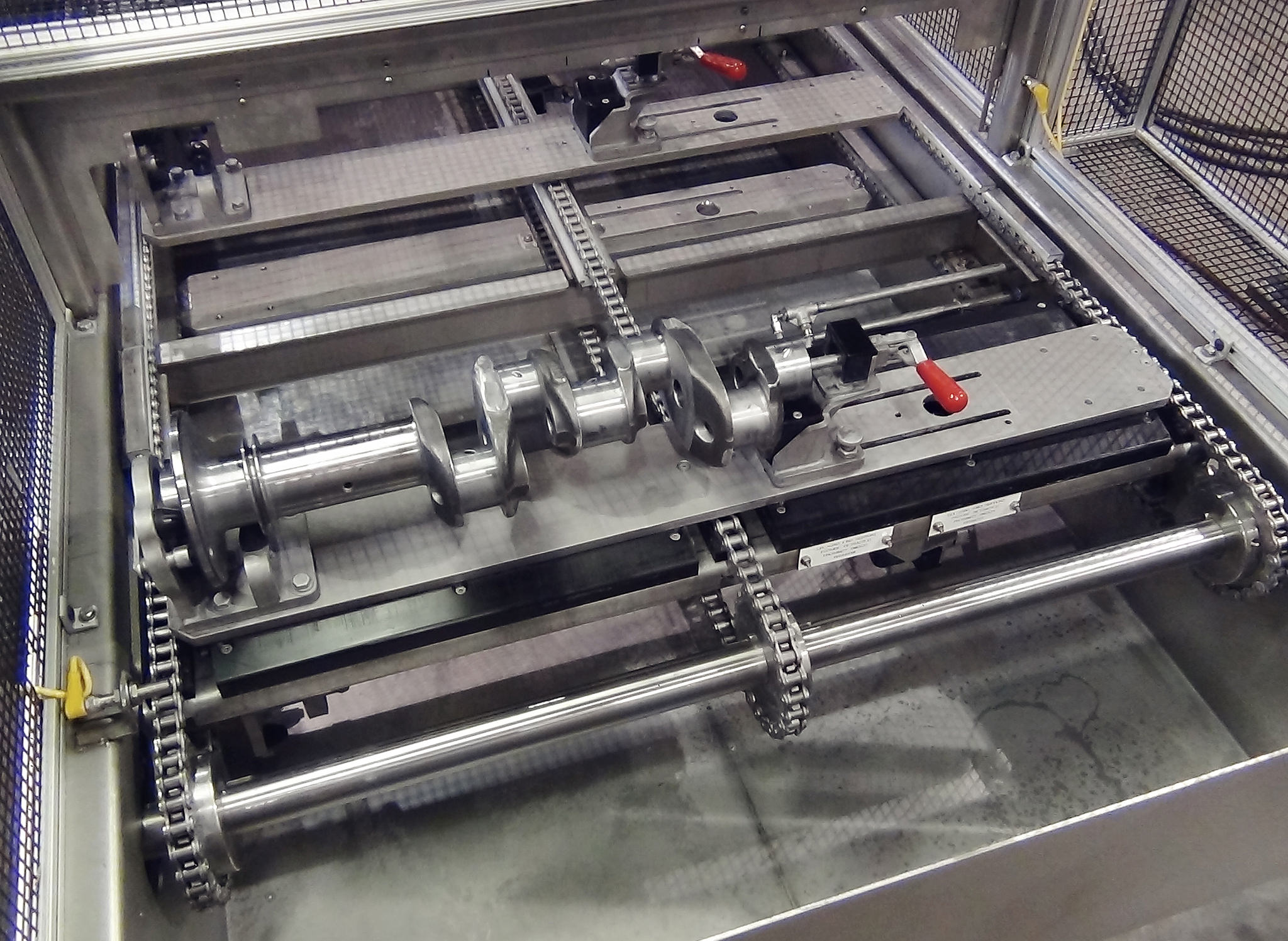 Automated cleaning of aviation crankshafts