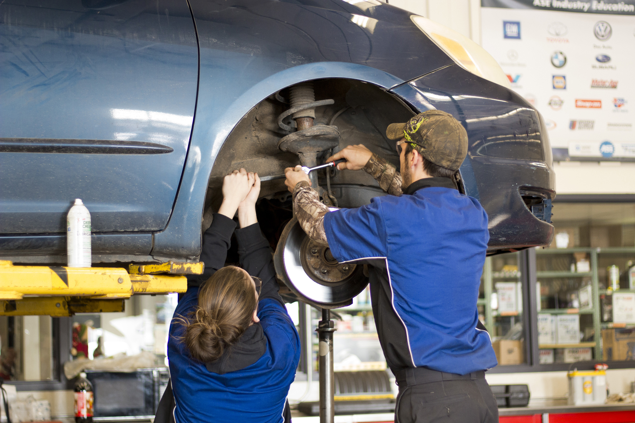 automotive technician students