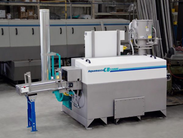 680_0004-Edit-Screened-2048 cleaning automotive components