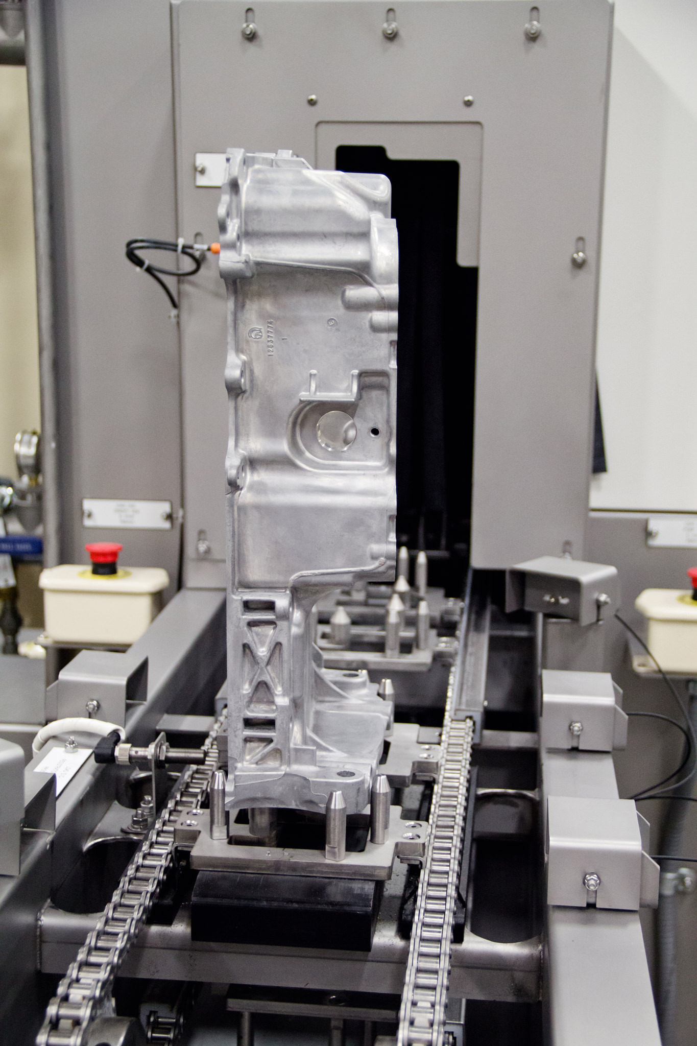 655_0423-Edit-2048 automated industrial parts washer