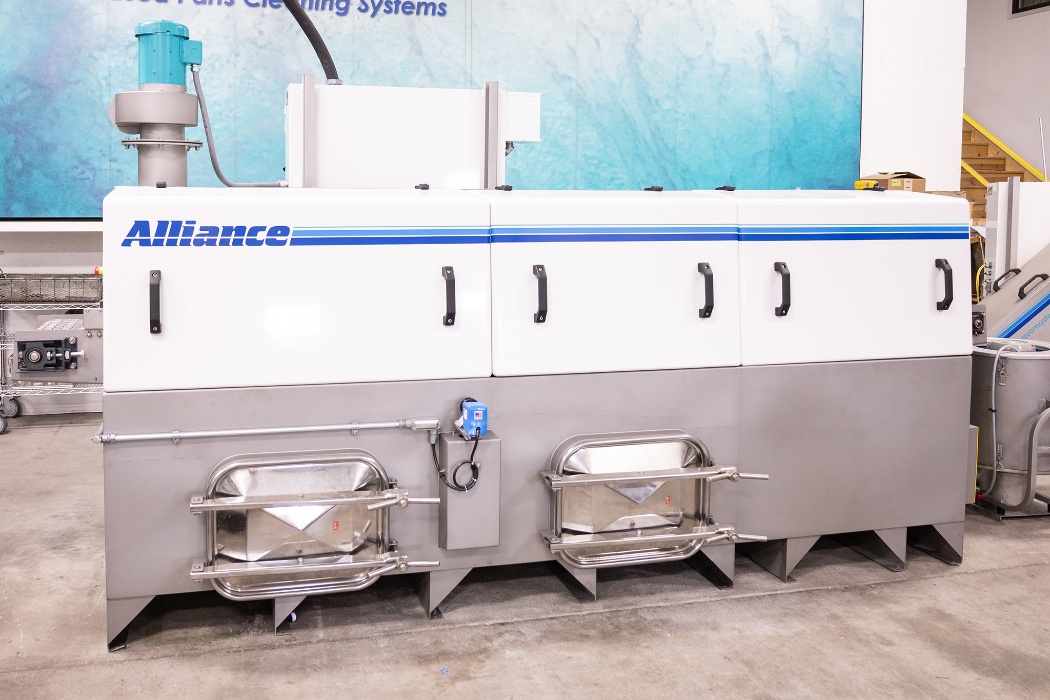 Aquamaster CB-1400E Conveyorized belt parts washer Aquamaster CB-1400E Conveyorized belt parts washer